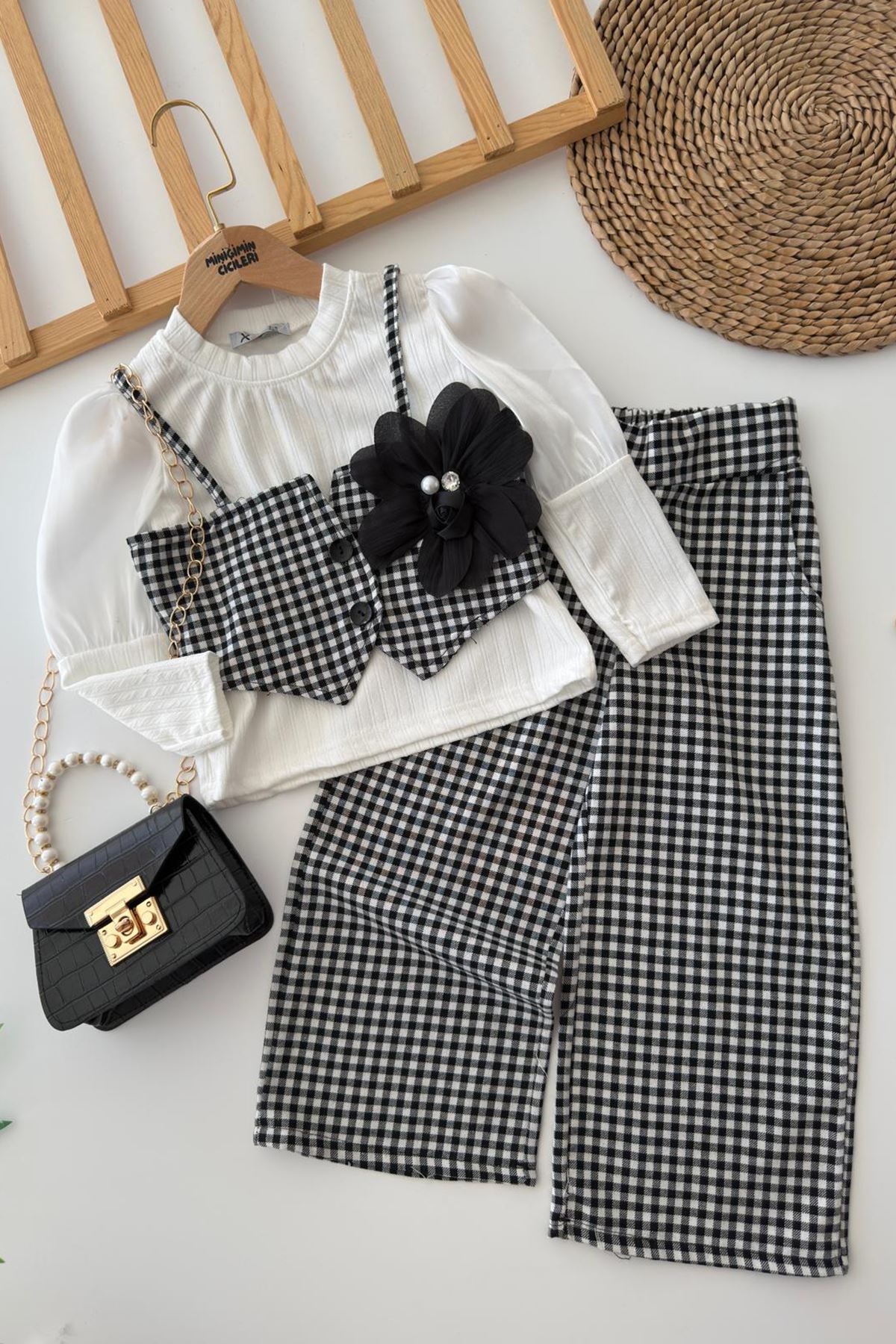 Miniğimin Cicileri 3D Çiçek Aplikeli Ekose Bluzlu Kız Çocuk 3’lü Kombin Takım - Siyah