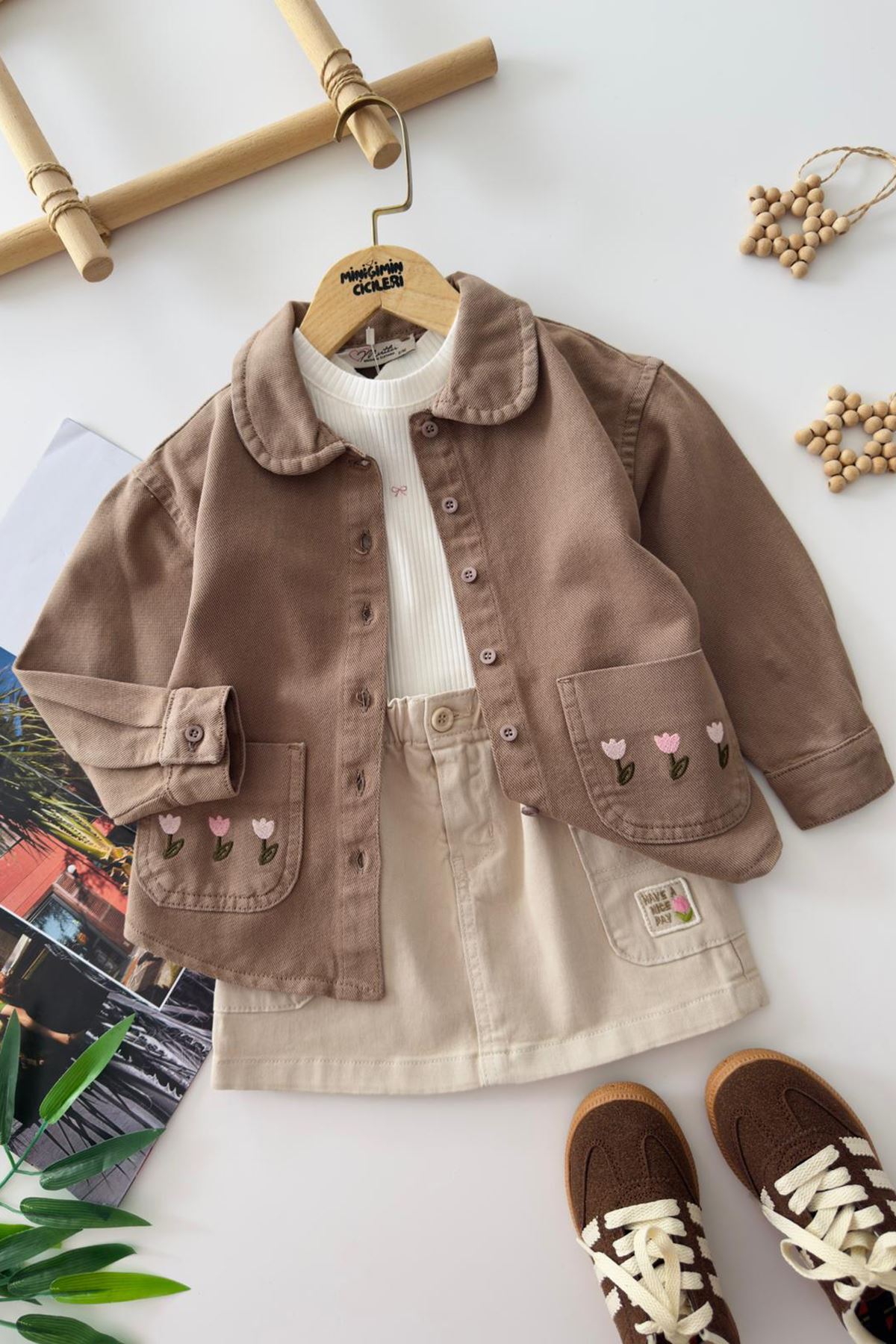 Miniğimin Cicileri Vintage Çiçek Nakışlı Ceketli Kız Çocuk Etekli 3’lü Kombin - Kahverengi