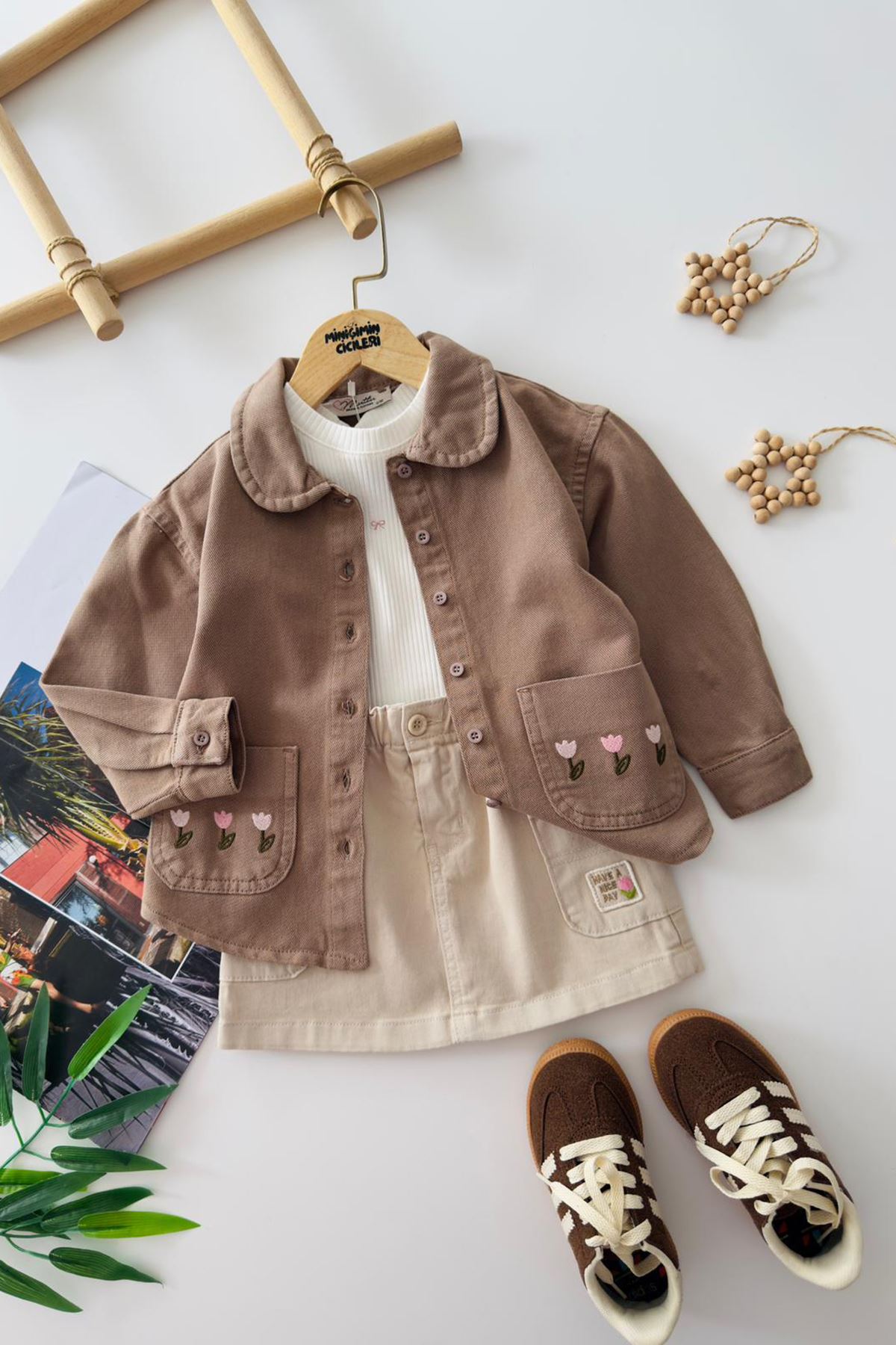 Miniğimin Cicileri Vintage Çiçek Nakışlı Ceketli Kız Çocuk Etekli 3’lü Kombin - Kahverengi