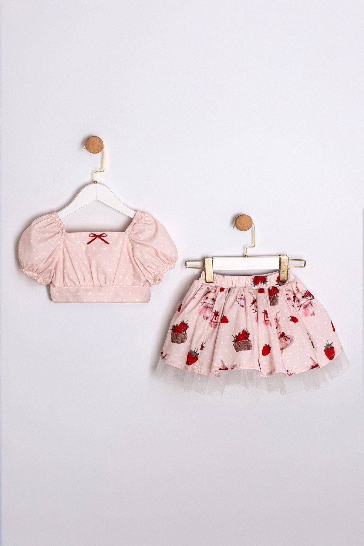 Miniğimin Cicileri Çilek Desenli Sırt Askı Detaylı Tül Etekli Kız Çocuk 2 li Takım - Pudra