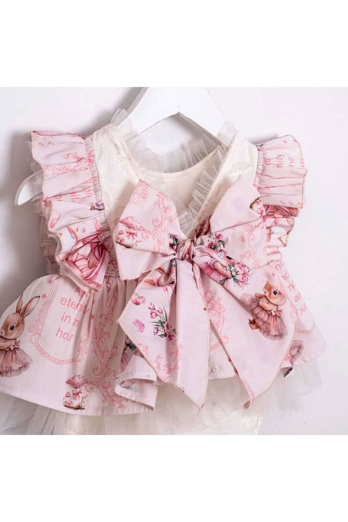 Miniğimin Cicileri Vintage Tavşan Baskılı Fırfır Detaylı Tül Kız Bebek Elbise - Pudra