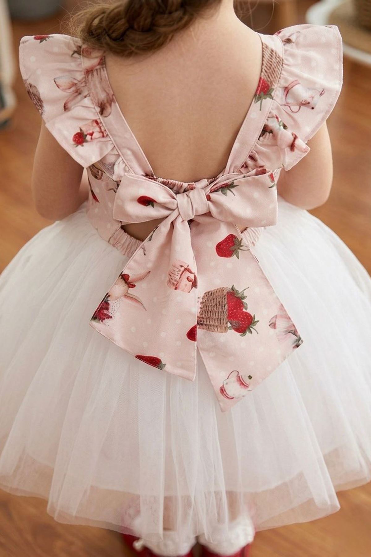 Miniğimin Cicileri Çilek Baskılı Tül Detaylı Kız Çocuk Arkadan Fiyonklu Elbise - Pudra