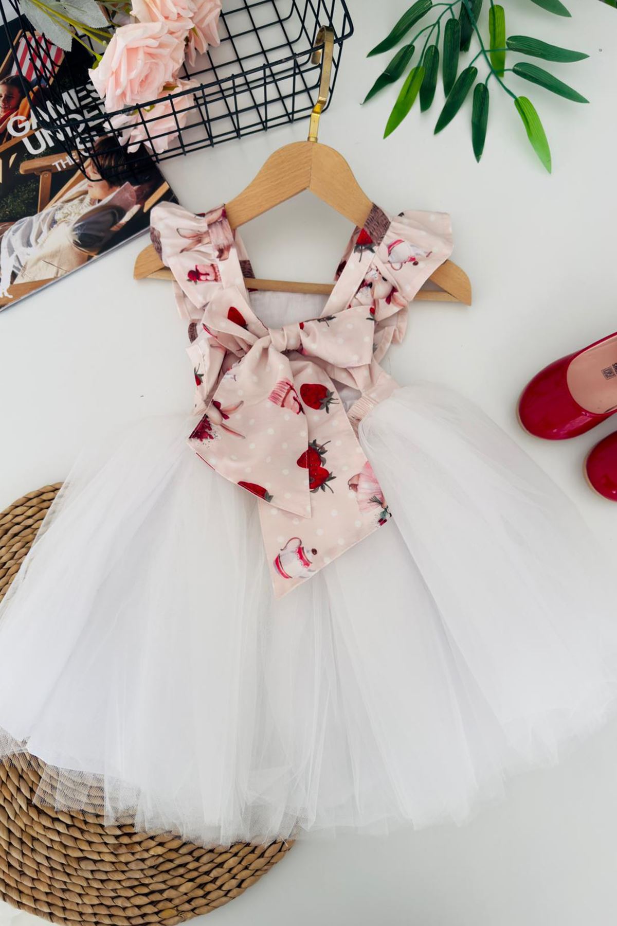 Miniğimin Cicileri Çilek Baskılı Tül Detaylı Kız Çocuk Arkadan Fiyonklu Elbise - Pudra