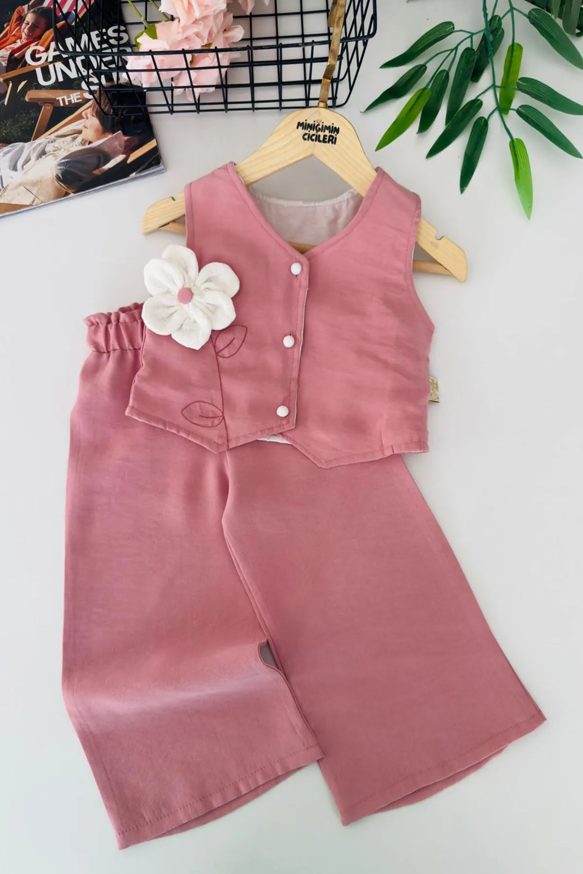 Miniğimin Cicileri Elegance Çiçek Detaylı Kız Çocuk Yelek Pantolon Takım - Pudra