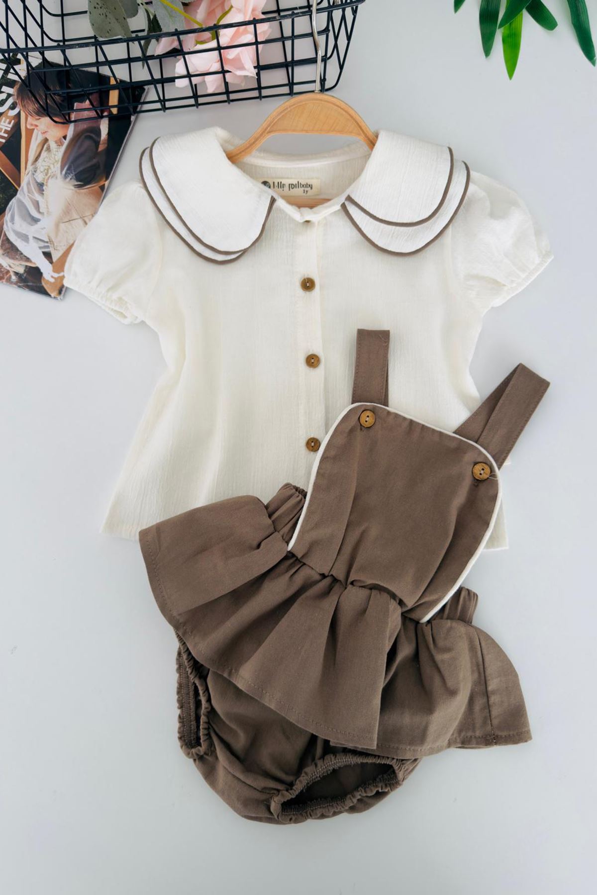 Miniğimin Cicileri Şık Askılı Salopet Görünümlü Kız Bebek Romper 2 li Takım - Kahve