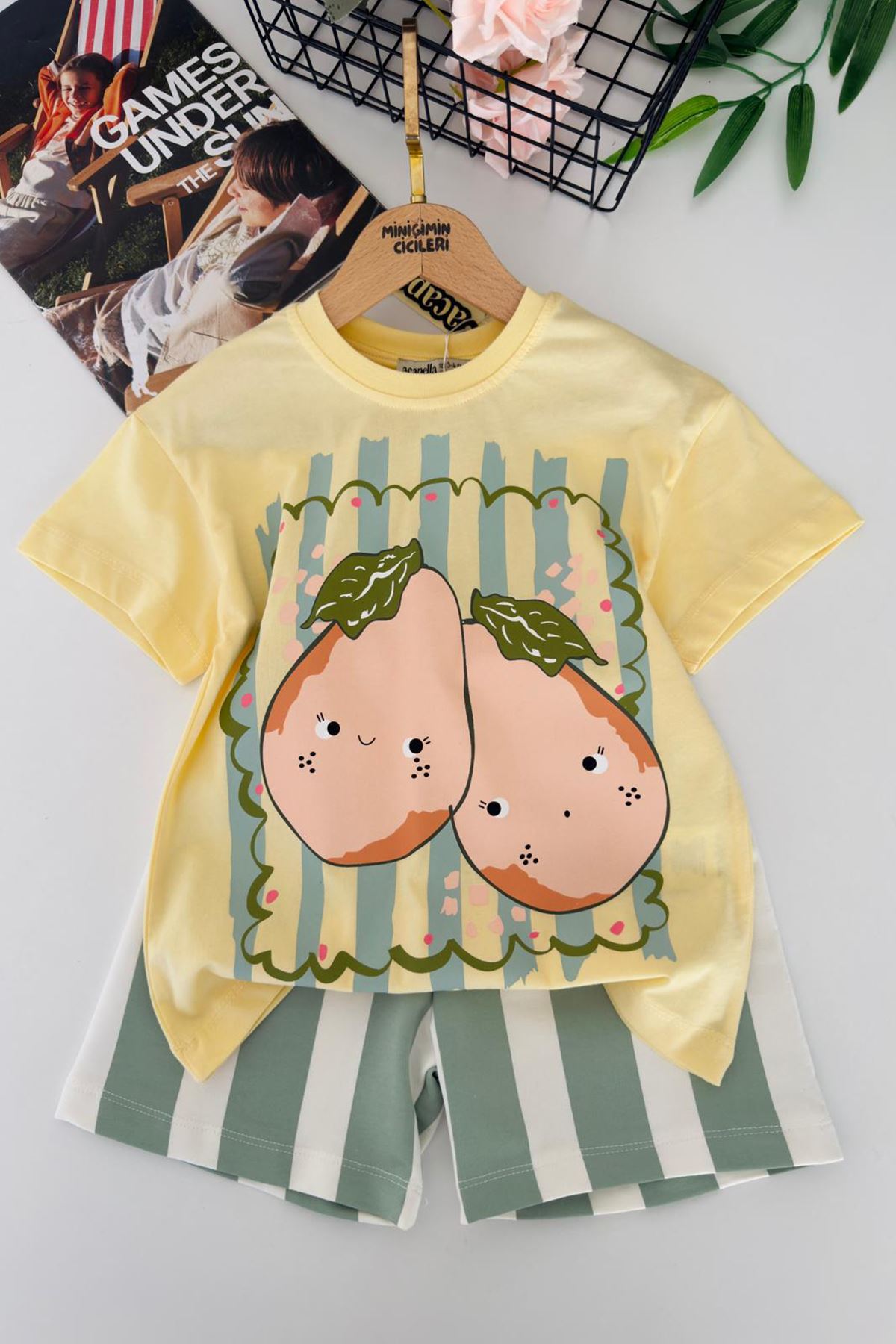 Miniğimin Cicileri Armut Baskılı Çizgili Unisex Çocuk Şortlu Takım - Sarı