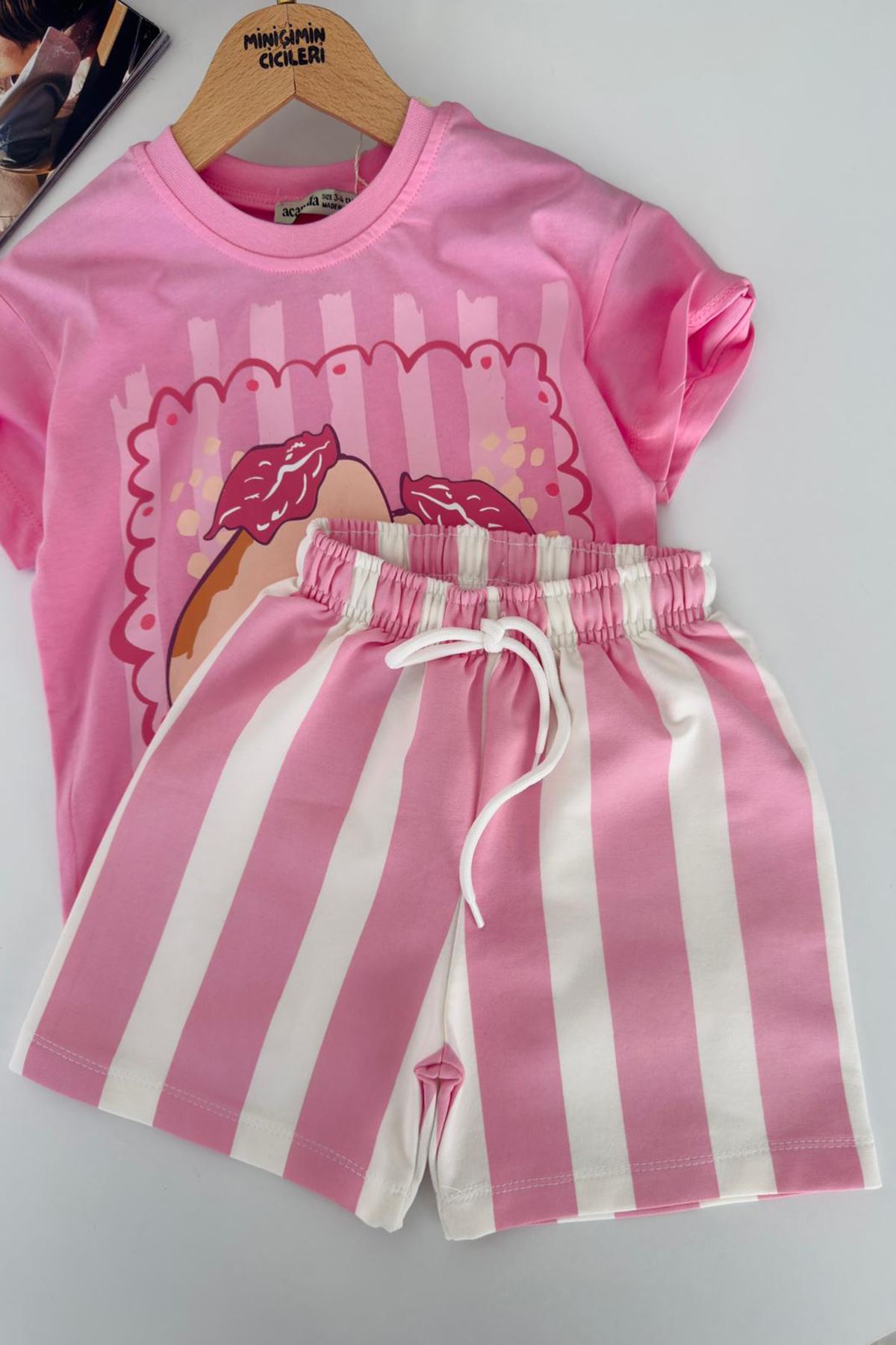 Miniğimin Cicileri Armut Baskılı Çizgili Unisex Çocuk Şortlu Takım - Pembe