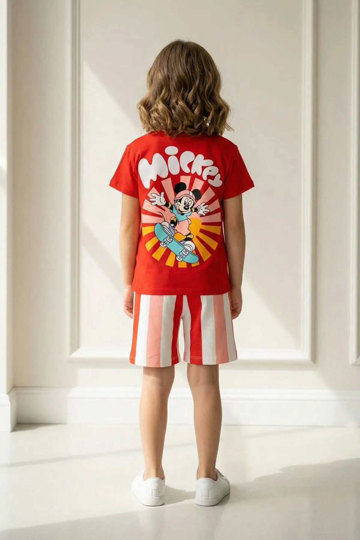 Miniğimin Cicileri Kaykay Baskılı Tişört ve Çizgili Şortlu Erkek Çocuk Takım - Kırmızı