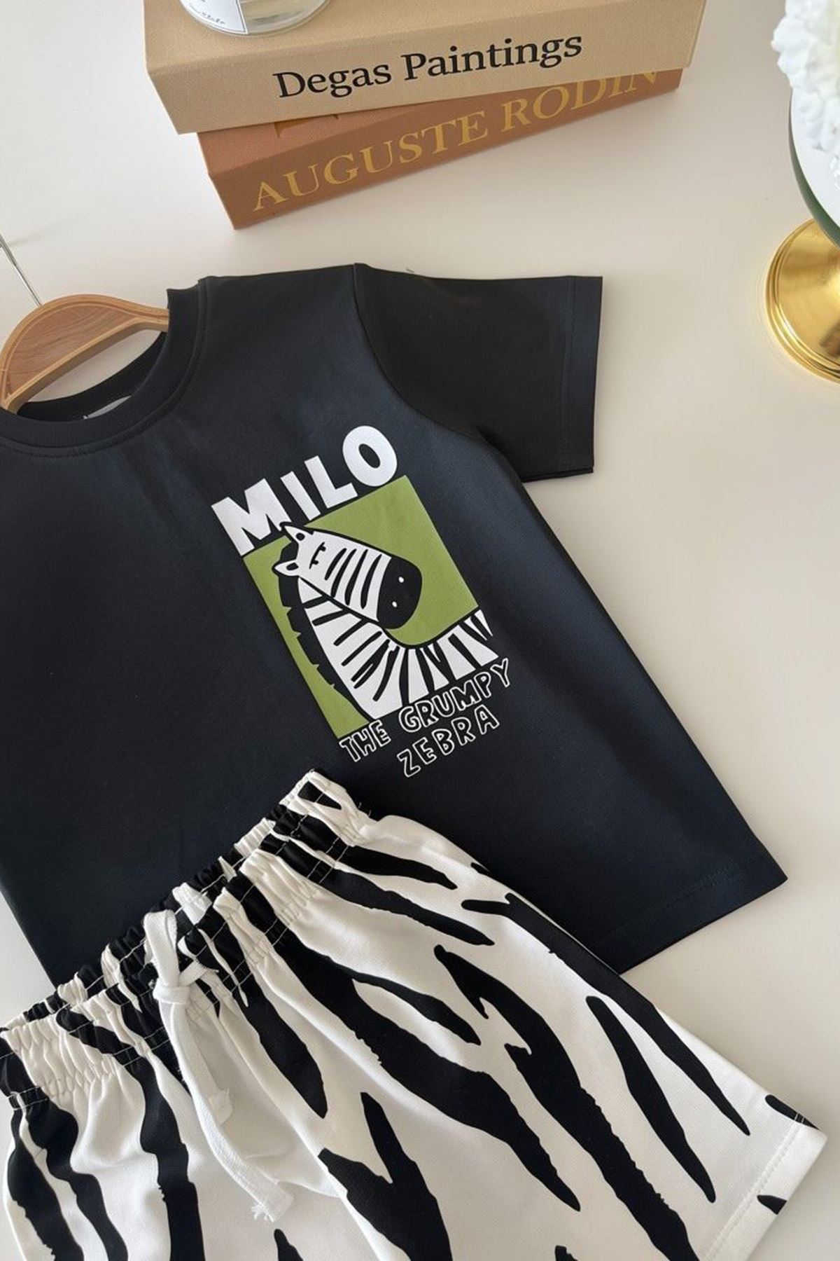 Miniğimin Cicileri Zebra Baskılı Tişört ve Zebra Desenli Şort Erkek Çocuk Takım - Antrasit