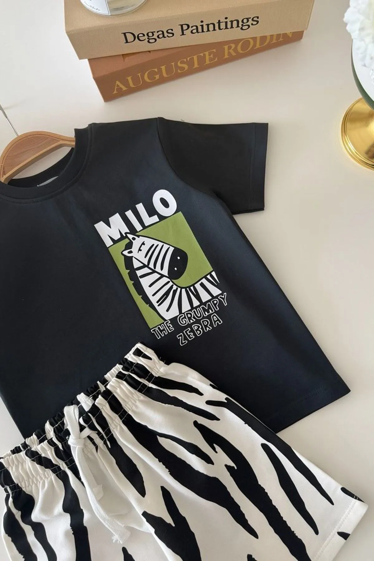 Miniğimin Cicileri Zebra Baskılı Tişört ve Zebra Desenli Şort Erkek Çocuk Takım - Antrasit
