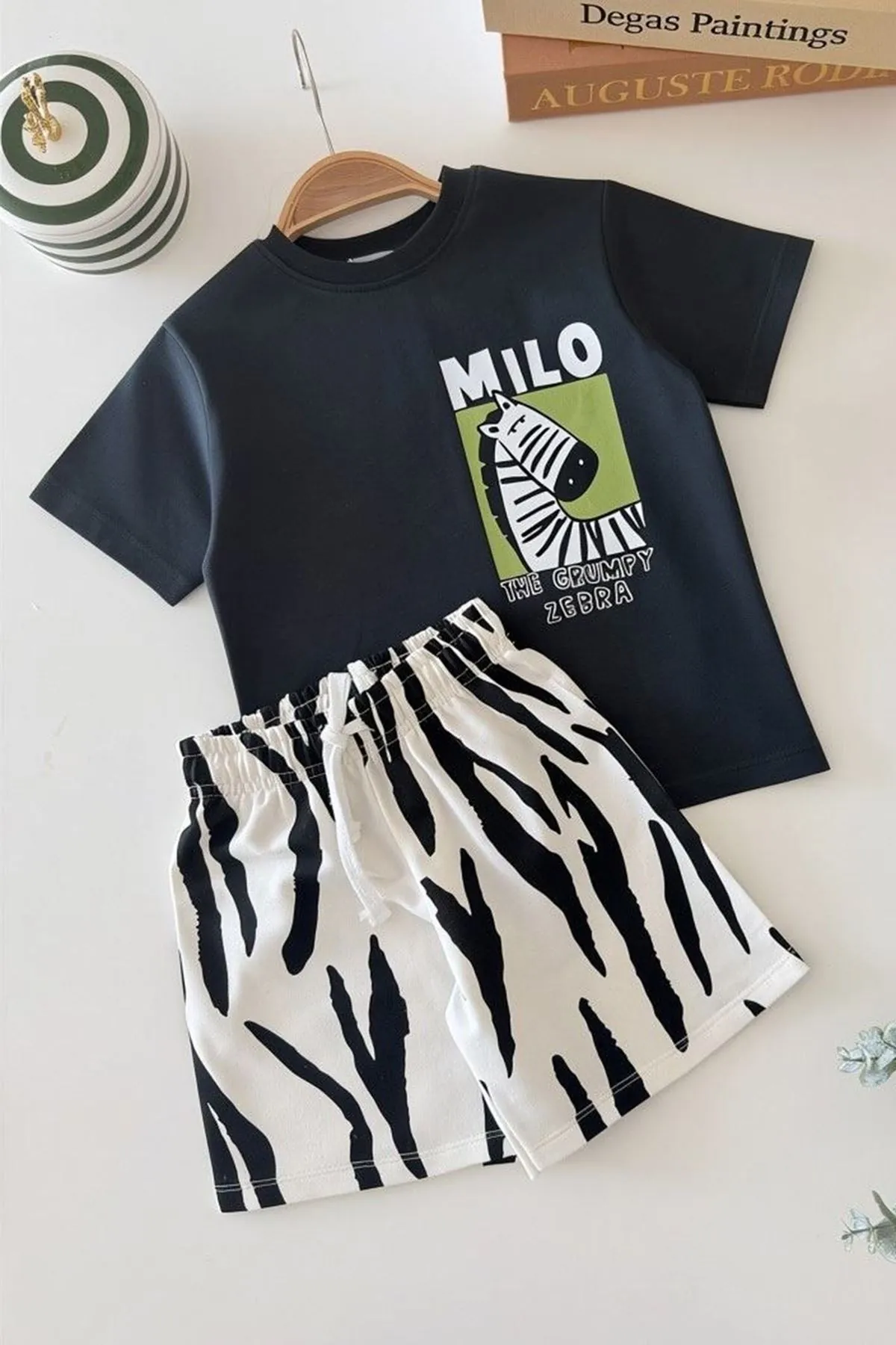 Miniğimin Cicileri Zebra Baskılı Tişört ve Zebra Desenli Şort Erkek Çocuk Takım - Antrasit
