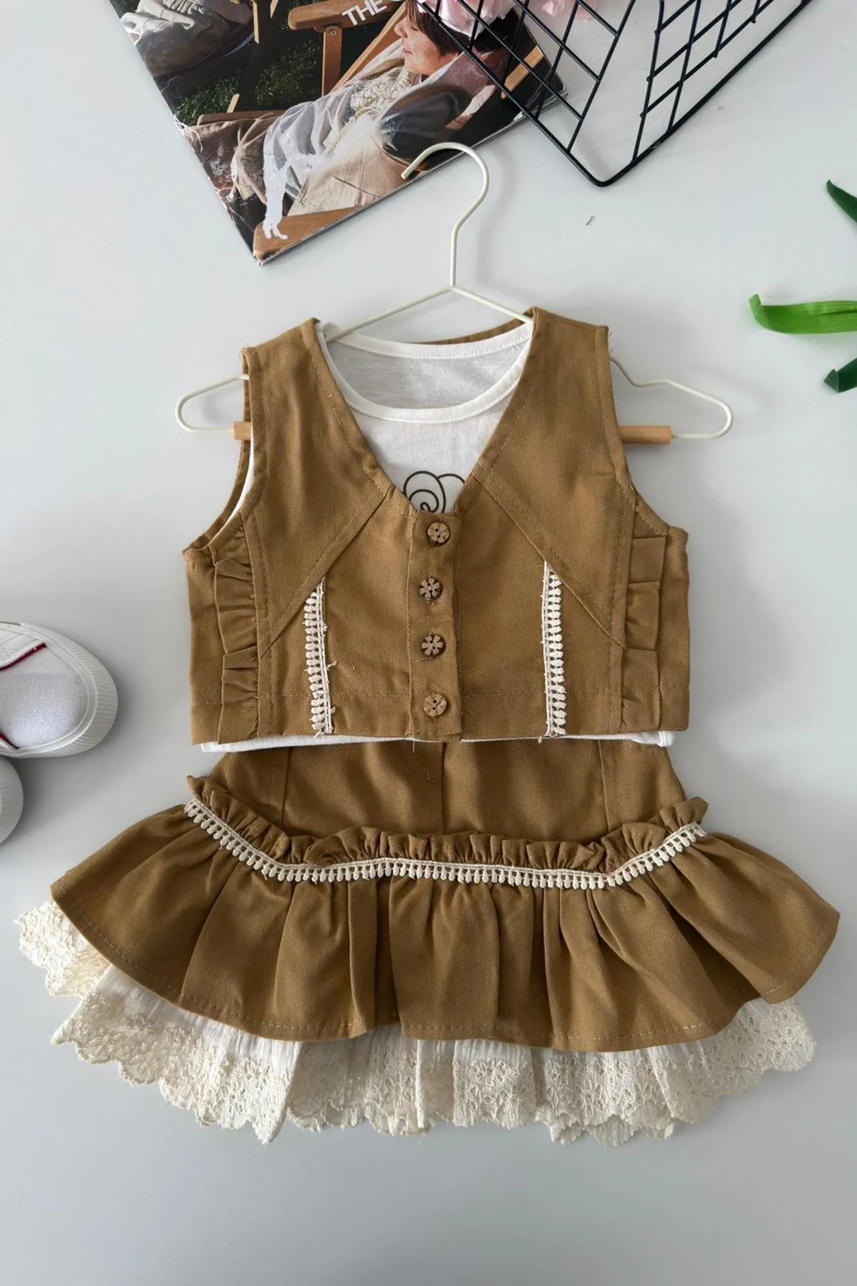 Miniğimin Cicileri Vintage Dantel Katmanlı Kız Çocuk 3 lü Etekli Takım - Camel