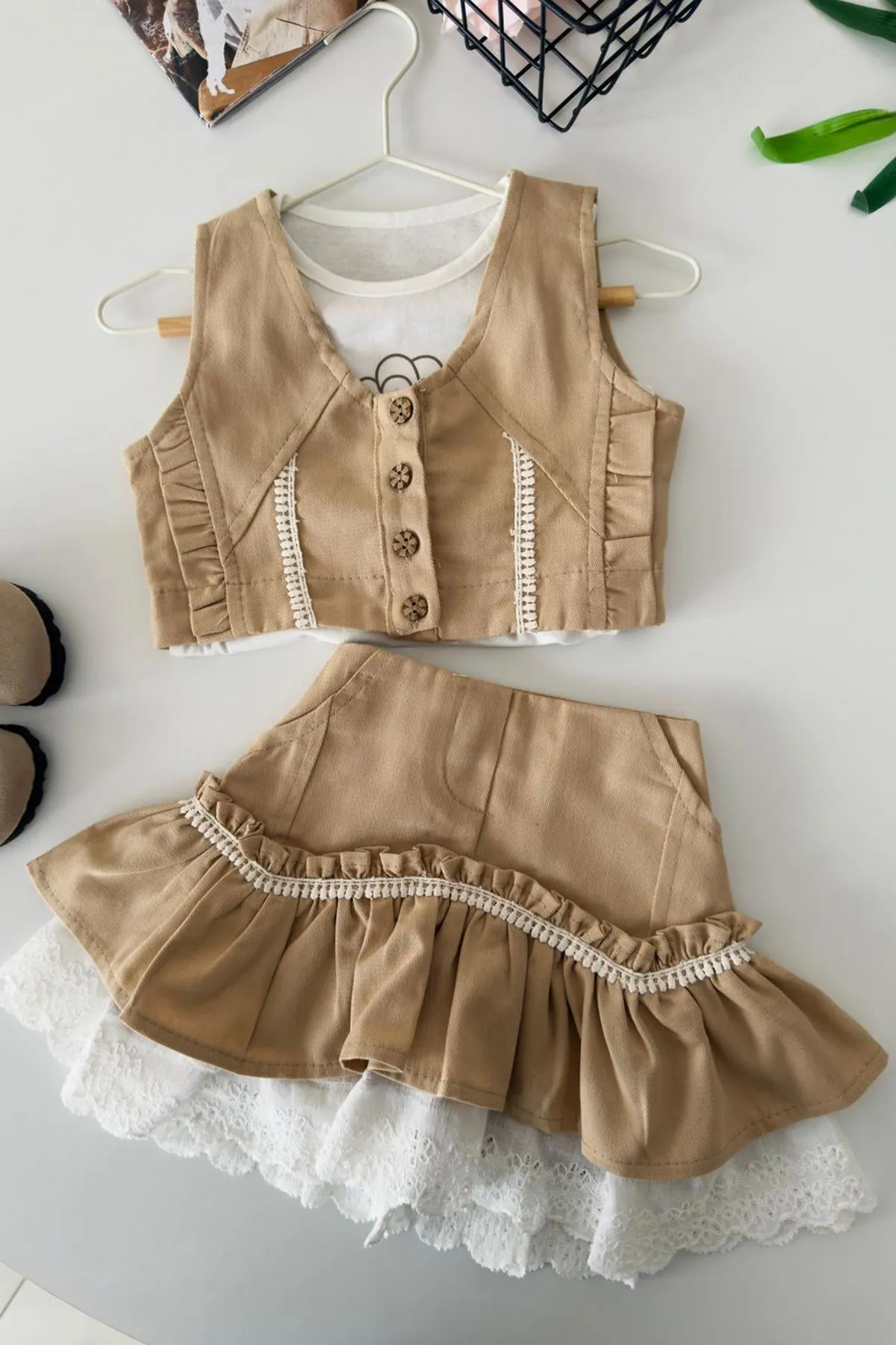 Miniğimin Cicileri Vintage Dantel Katmanlı Kız Çocuk 3 lü Etekli Takım - Bej