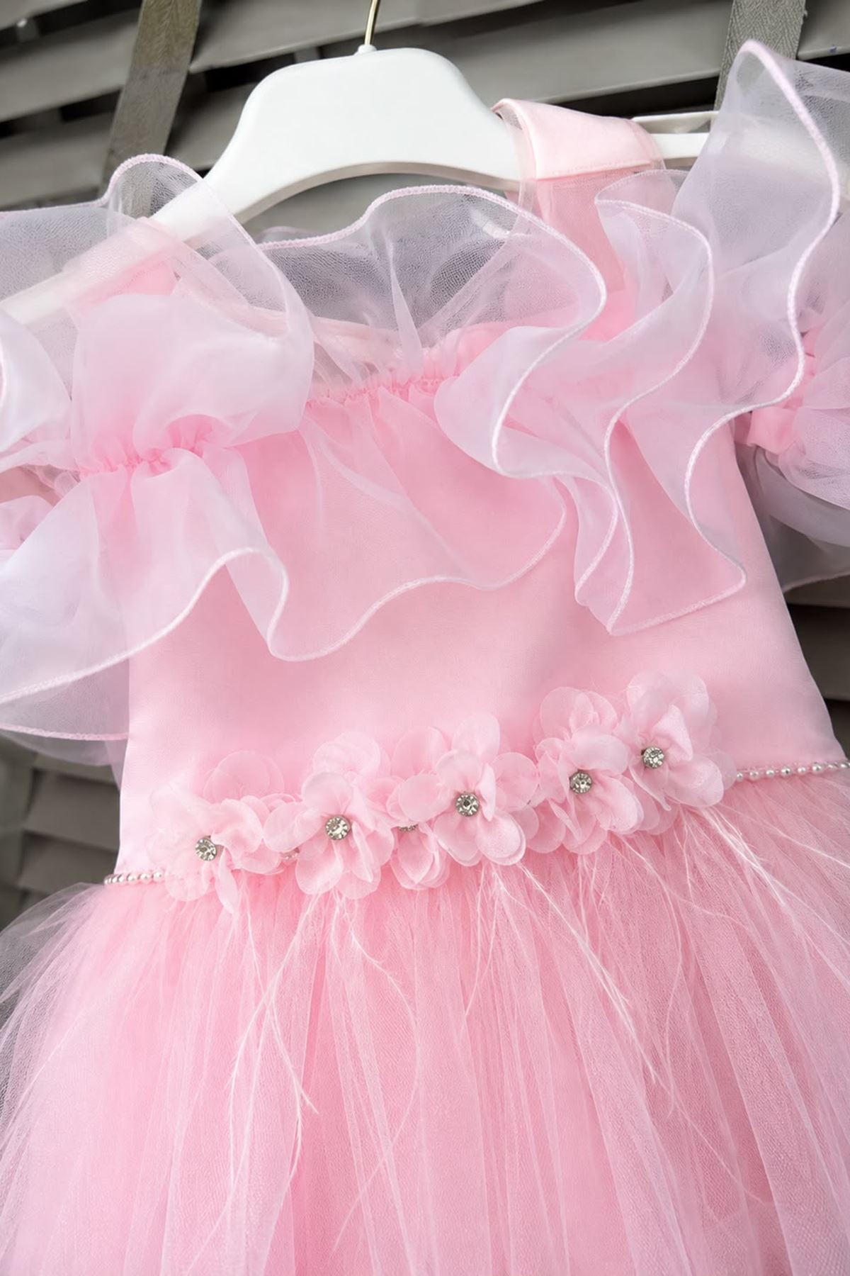Miniğimin Cicileri Organze Volan Yakalı Kuyruklu Kız Çocuk Abiye Elbise - Pembe