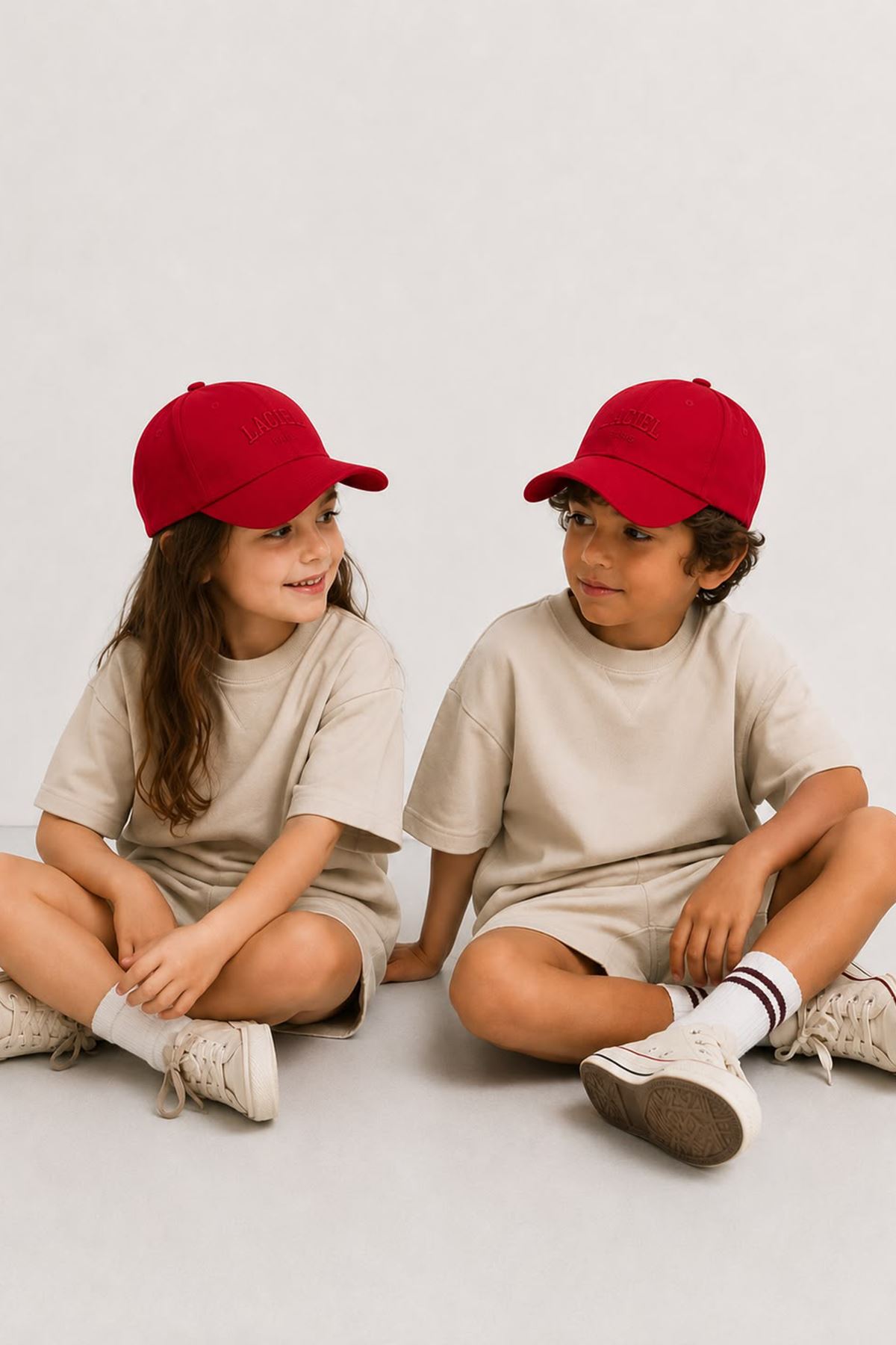 Miniğimin Cicileri Laciel İşlemeli Unisex Çocuk Şapka - Kırmızı