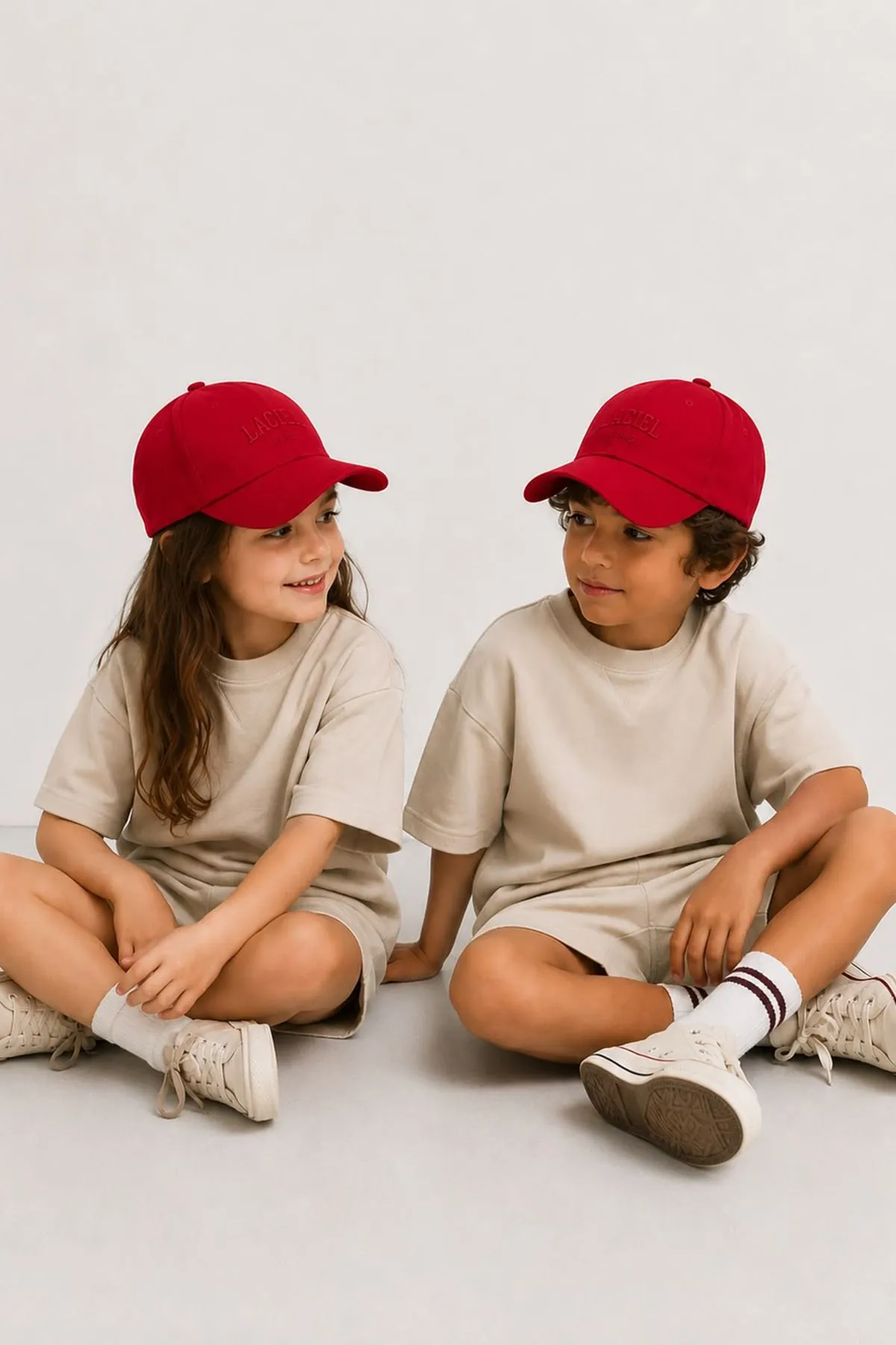 Miniğimin Cicileri Laciel İşlemeli Unisex Çocuk Şapka - Kırmızı