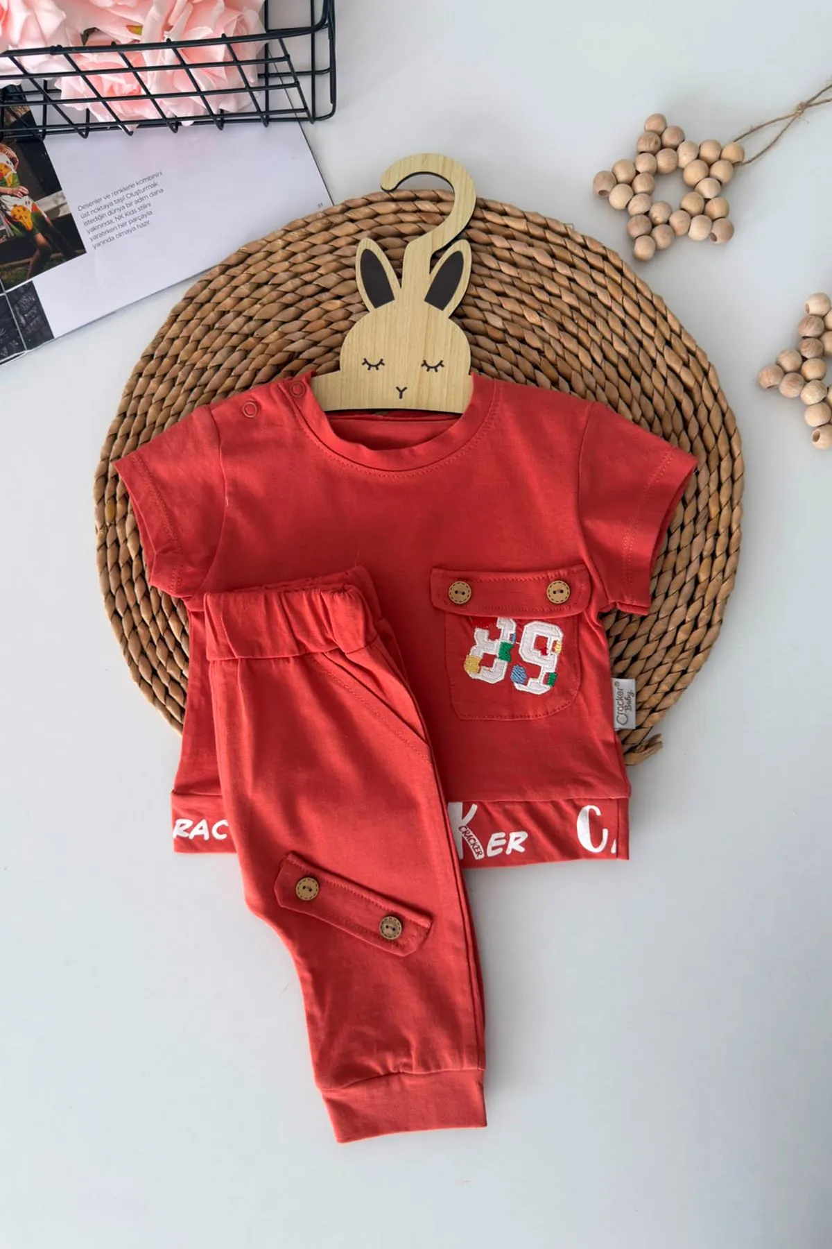 Cepli Nakış Detaylı Erkek Bebek 2’li Takım - Kiremit