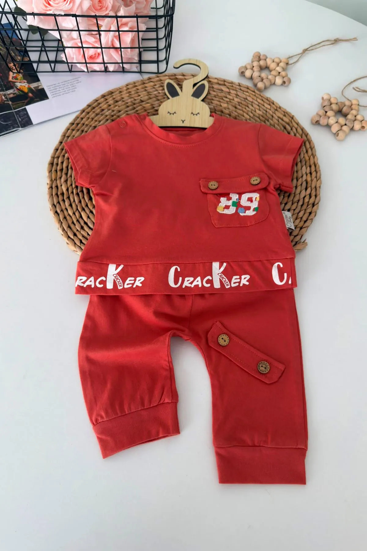 Cepli Nakış Detaylı Erkek Bebek 2’li Takım - Kiremit
