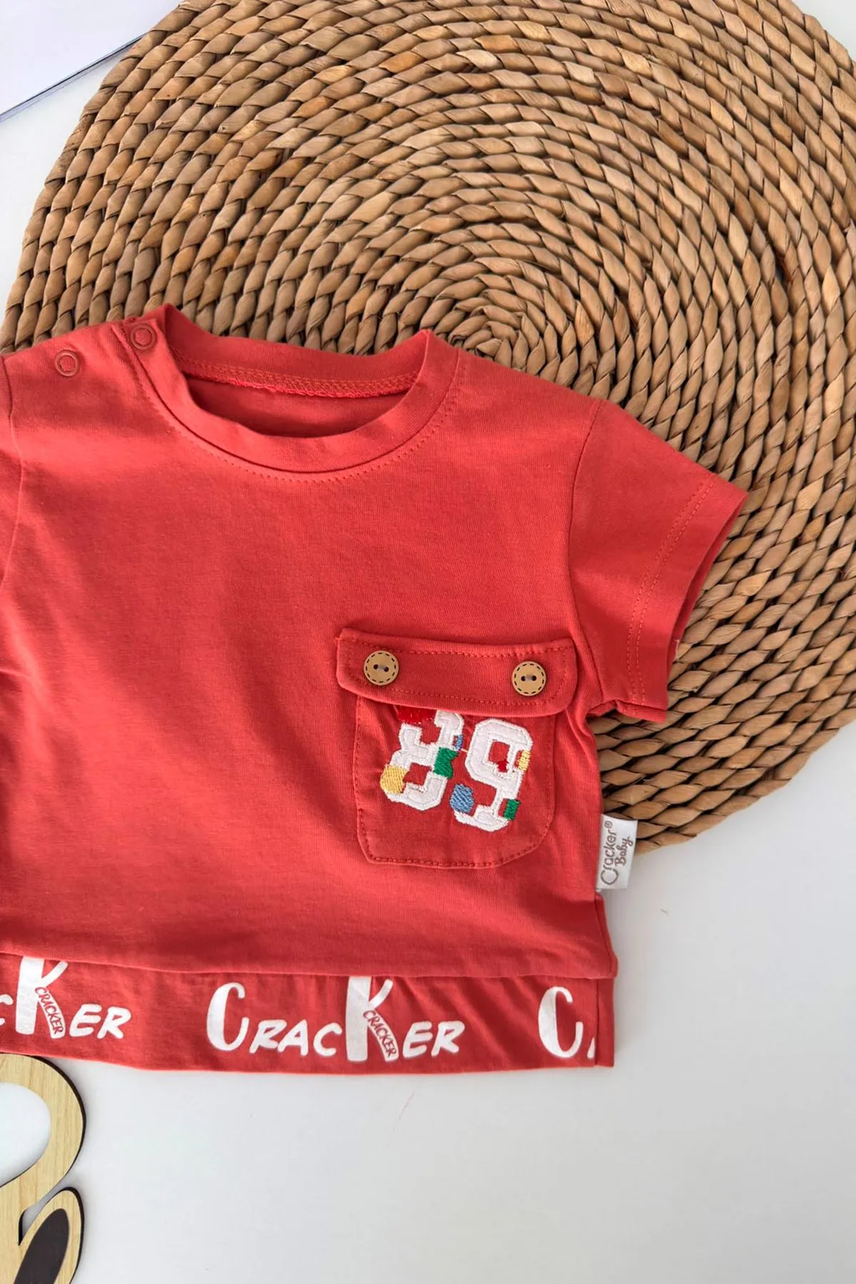 Cepli Nakış Detaylı Erkek Bebek 2’li Takım - Kiremit