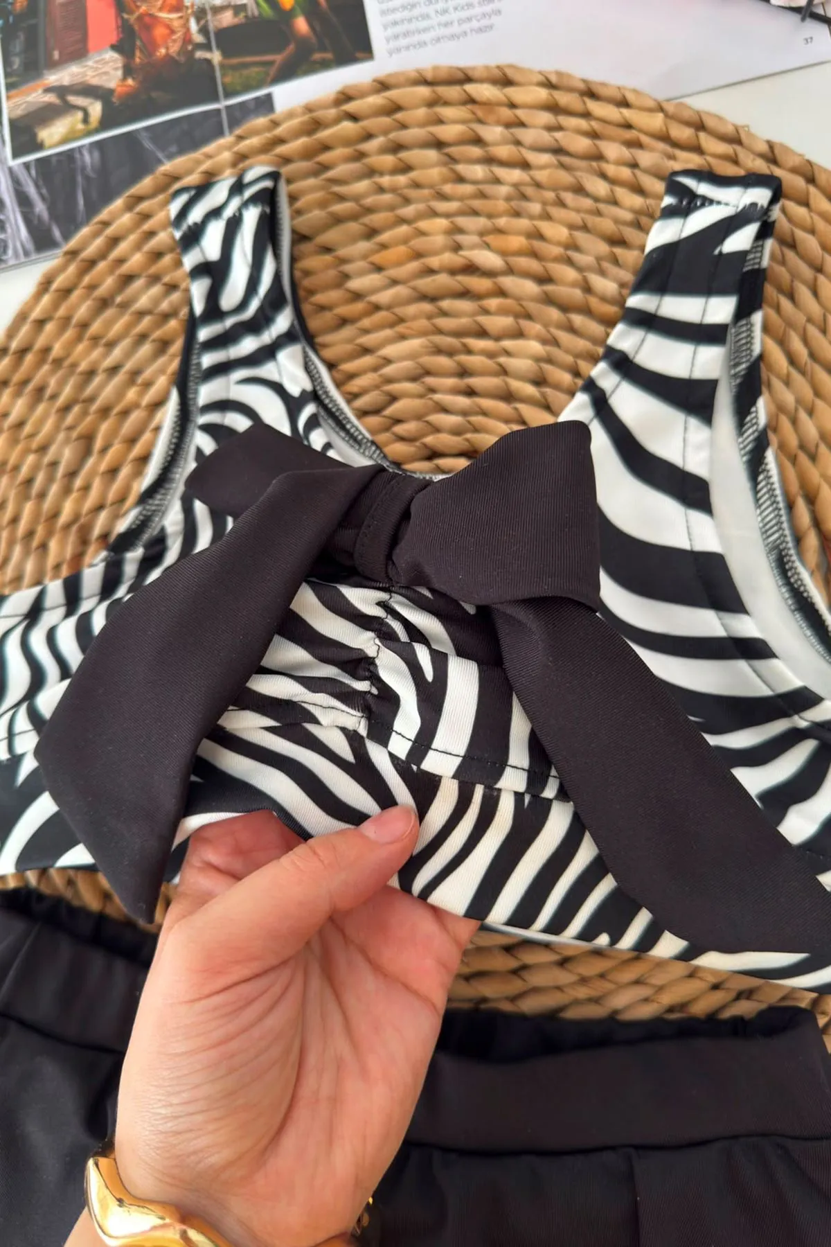 Zebra Desenli Volan Etekli Kız Çocuk 2’li Mayo Bikini Takımı - Siyah