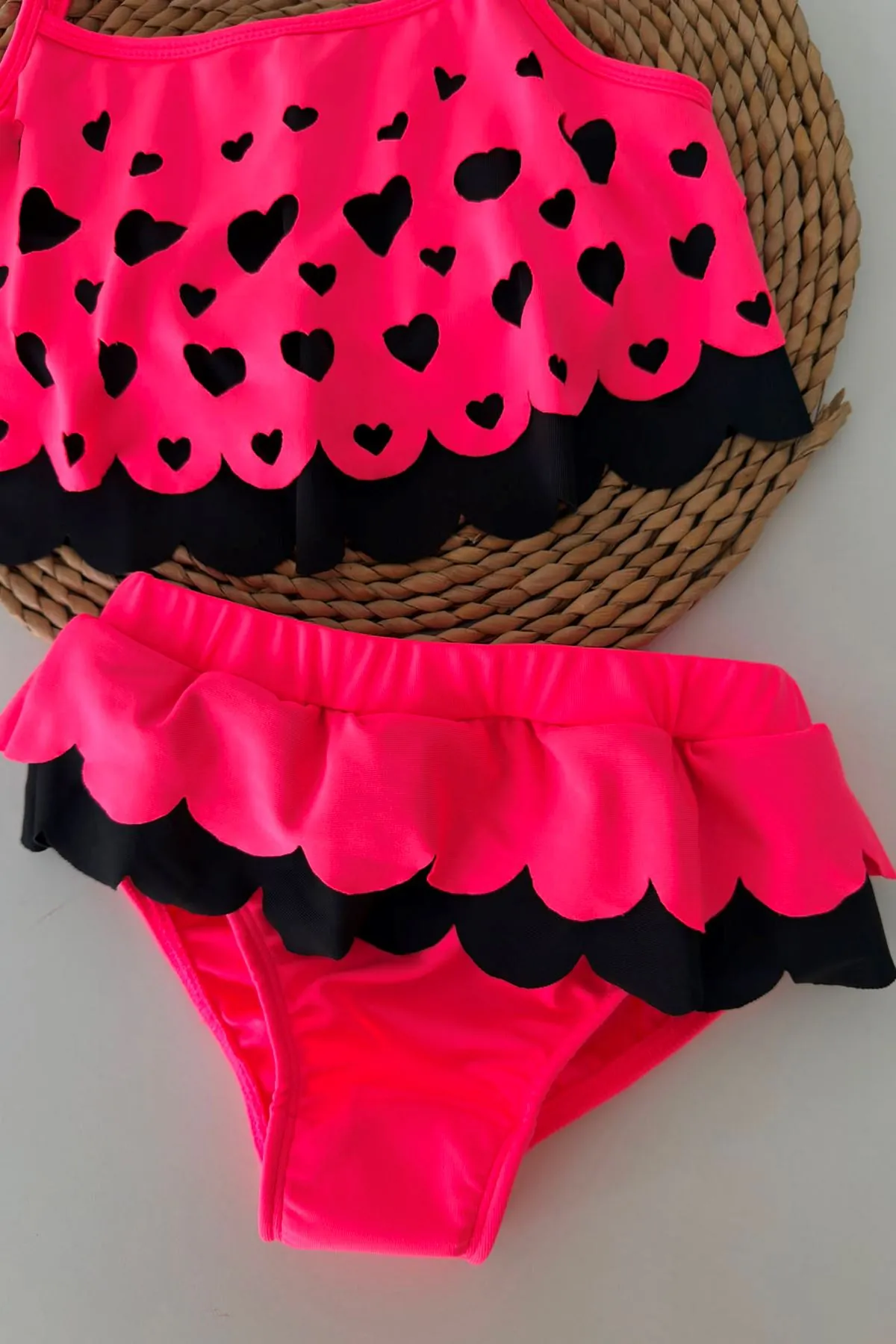 Kalp Desenli Fırfırlı Kız Çocuk Bikini Takımı - Fuşya