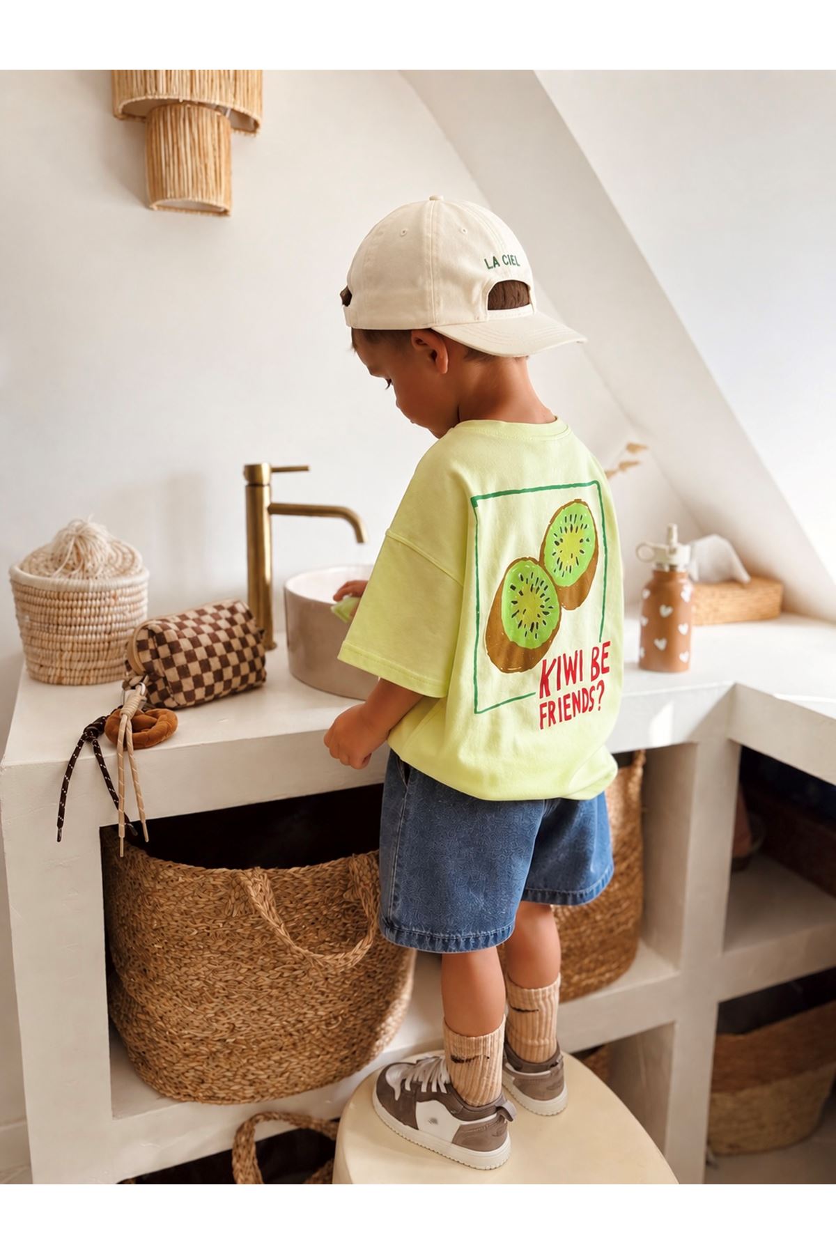Miniğimin Cicileri Kiwi Friends Baskılı Erkek Çocuk Tişört - Yeşil