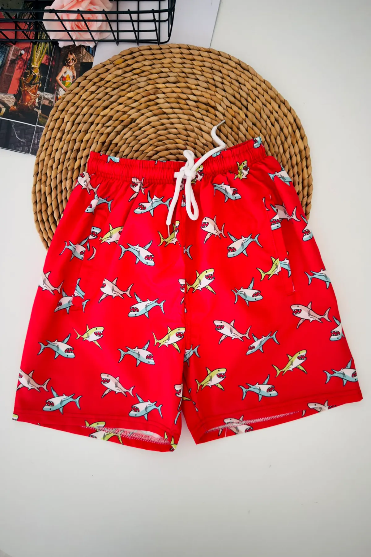 Köpek Balığı Baskılı Erkek Çocuk Deniz Şortu - Kırmızı