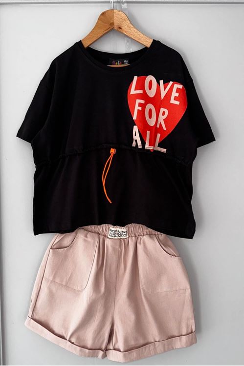 Önü büzgü detaylı Love baskılı kız çocuk şortlu takım - siyah
