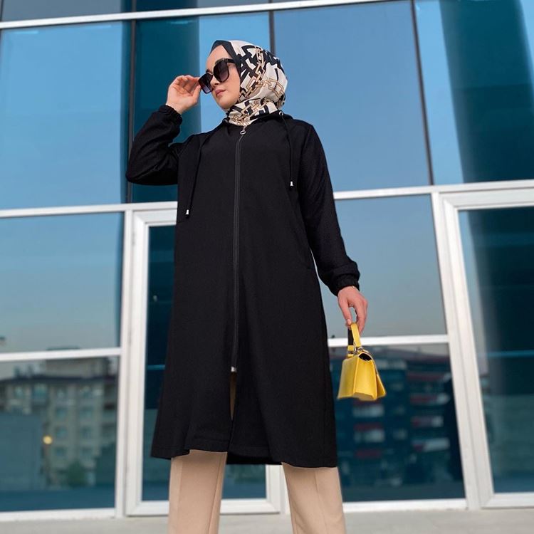 File Detaylı Kapüşonlu Kap