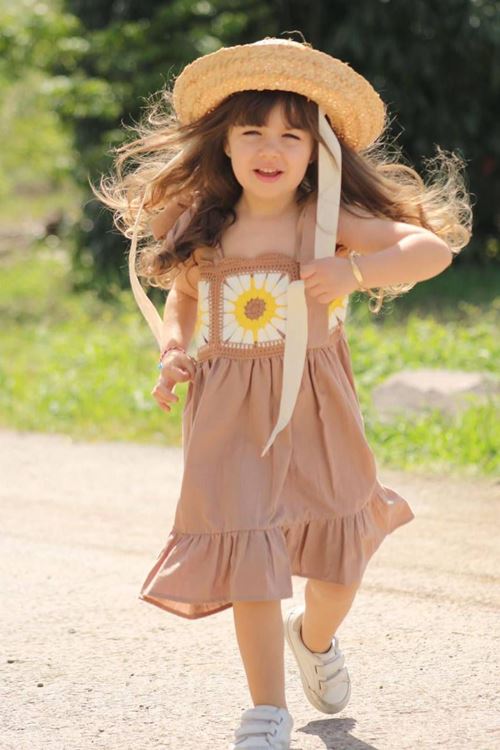 Miniğimin Cicileri Askılı Pamuk Dokuma Örgü Detaylı Elbise - Camel