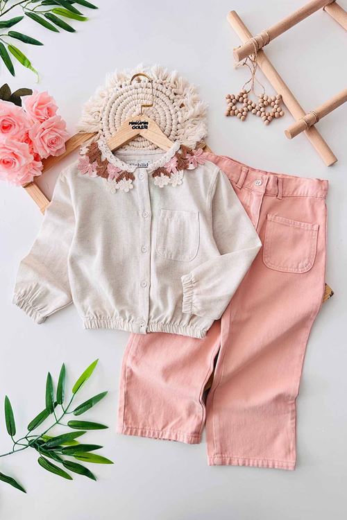 Miniğimin Cicileri Yaka Çiçek Örgü Detaylı Renkli Kot Cepli Pantolonlu kız Çocuk Takım - Somon
