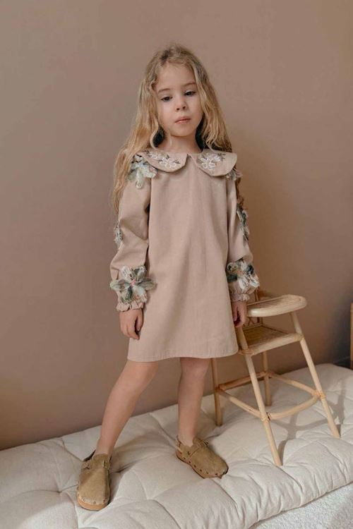 Miniğimin Cicileri Dokulu Çiçek İşlemeli Kız Çocuk Gabardin Elbise - Bej