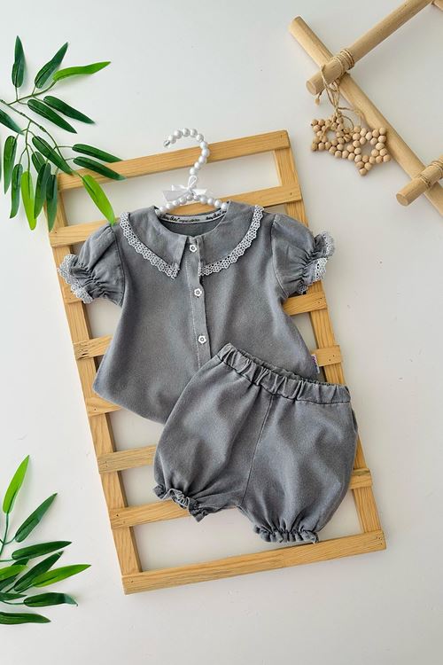 Miniğimin Cicileri Yumuşak Kot Yaka Fisto Detaylı Kız Bebe Şortlu Takım - Gri