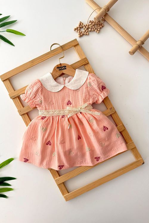 Miniğimin Cicileri Müslin Kalp İşleme Detaylı Kız Bebe Yakalı Elbise - Somon