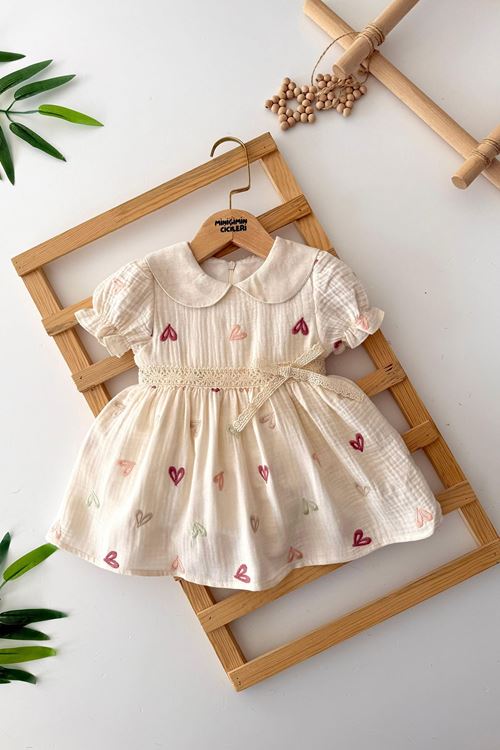 Miniğimin Cicileri Müslin Kalp İşleme Detaylı Kız Bebe Yakalı Elbise - Krem