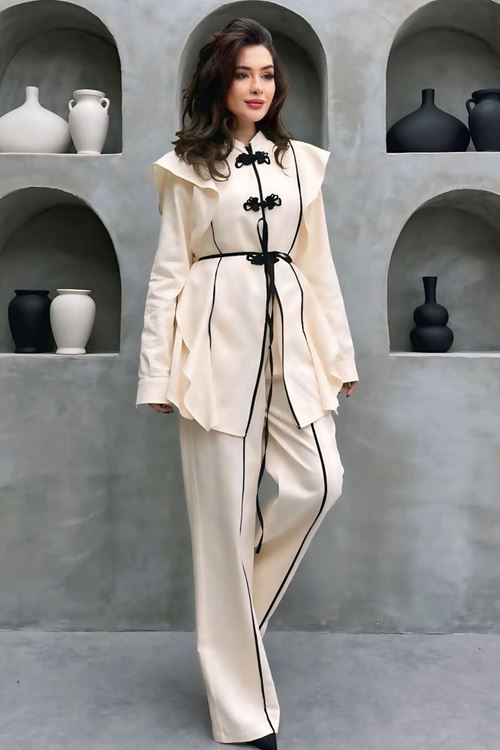 Moda Emira Siyah Biye Detaylı Fırfırlı Krem Kadın Takım - Krem