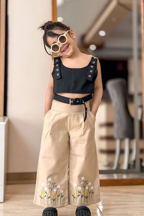 Miniğimin Cicileri Kuşgözü Detaylı Papatya İşlemeli Kız Çocuk Takım - Bej