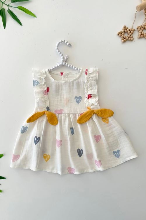Miniğimin Cicileri Müslin Renkli Kalp Baskılı Fiyonklu Kız Bebe Elbise - Beyaz