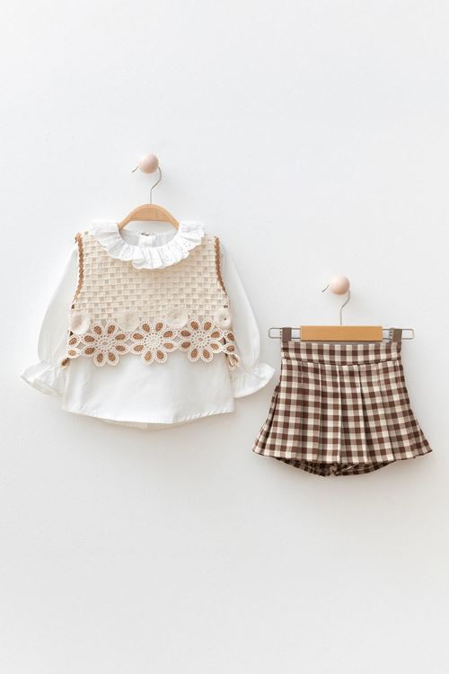 Miniğimin Cicileri Dantel Çiçek Detaylı Bluz ve Ekose Şortlu Kız Çocuk 3 lü Takım - Kahve