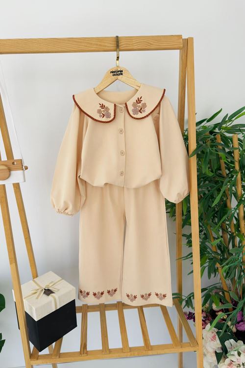 Miniğimin Cicileri Yaka Nakış Detaylı Kız Çocuk Uzun Gömlekli Takım - Bej