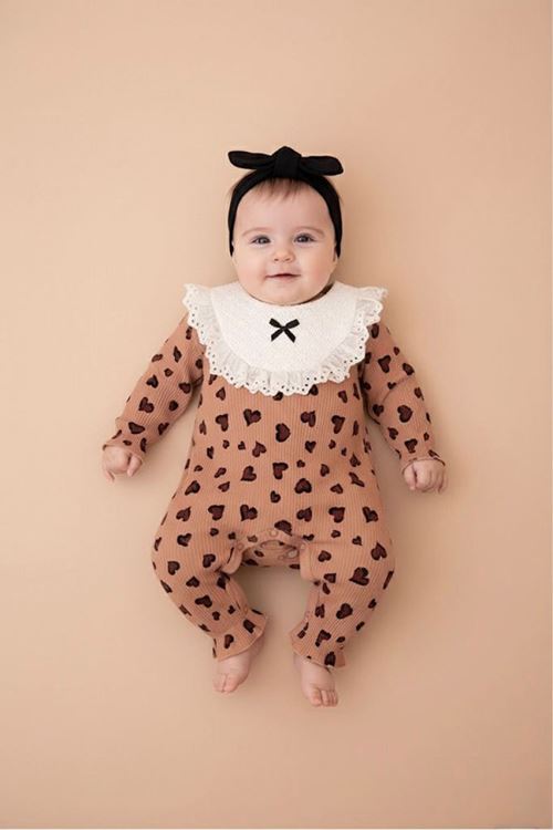 Miniğimin Cicileri Leopar Kalp Desenli Kız Bebek Tulum - Kahve
