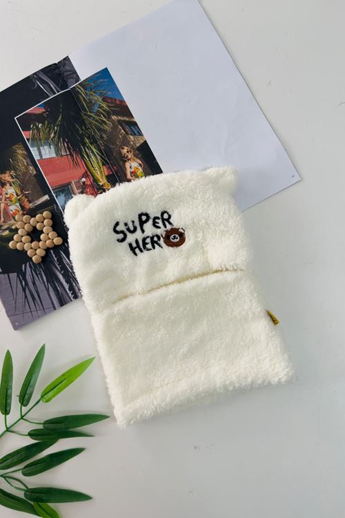 Miniğimin Cicileri Süper Hero Kulaklı Peluş Yüz Koruyucu Erkek Çocuk Boyunluk - Beyaz