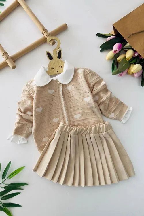 Miniğimin Cicileri Kalp Desenli Triko Hırkalı Pileli Etekli 3 lü Kız Takımı - Bej