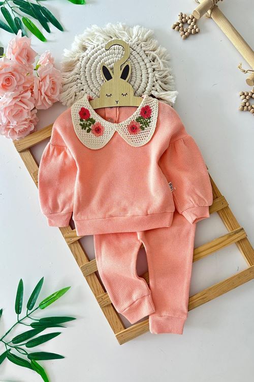 Miniğimin Cicileri Yaka Çiçek Örgü Detaylı Petek Kumaş Kız Bebe 2 li Takım - Somon
