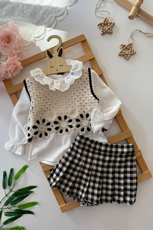 Miniğimin Cicileri Dantel Çiçek Detaylı Bluz ve Ekose Şortlu Kız Çocuk 3 lü Takım - Siyah