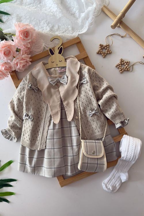 Miniğimin Cicileri Fiyonk Detaylı Triko Hırkalı Asimetrik Yakalı Kız Çocuk 4 lü Elbise Takımı - Bej