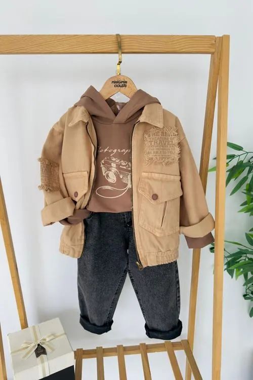 Miniğimin Cicileri Vintage Baskılı Kapüşonlu Erkek Çocuk Ceket Pantolon 3 lü Takımı - Toprak