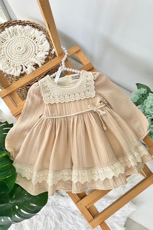 Miniğimin Cicileri (9-24 Ay) Dantel Yaka Kuşaklı Kız Bebek Elbise - Sütlü Kahve