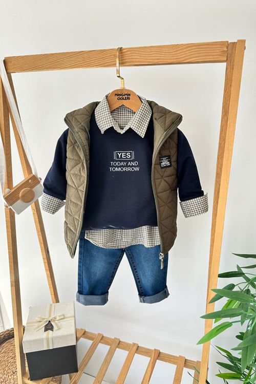 Miniğimin Cicileri Kapitone Yelekli Ekose Gömlek Detaylı Sweatshirtlü Kot Pantolonlu Erkek Çocuk 4’lü Takım - Yeşil