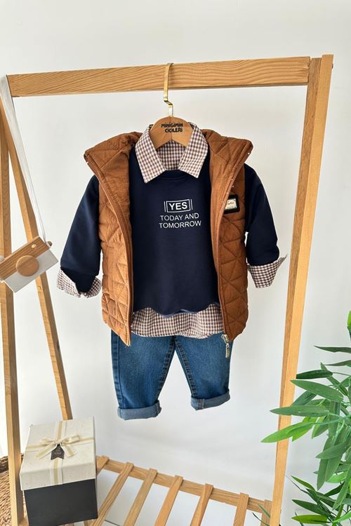 Miniğimin Cicileri Kapitone Yelekli Ekose Gömlek Detaylı Sweatshirtlü Kot Pantolonlu Erkek Çocuk 4’lü Takım - Kahverengi